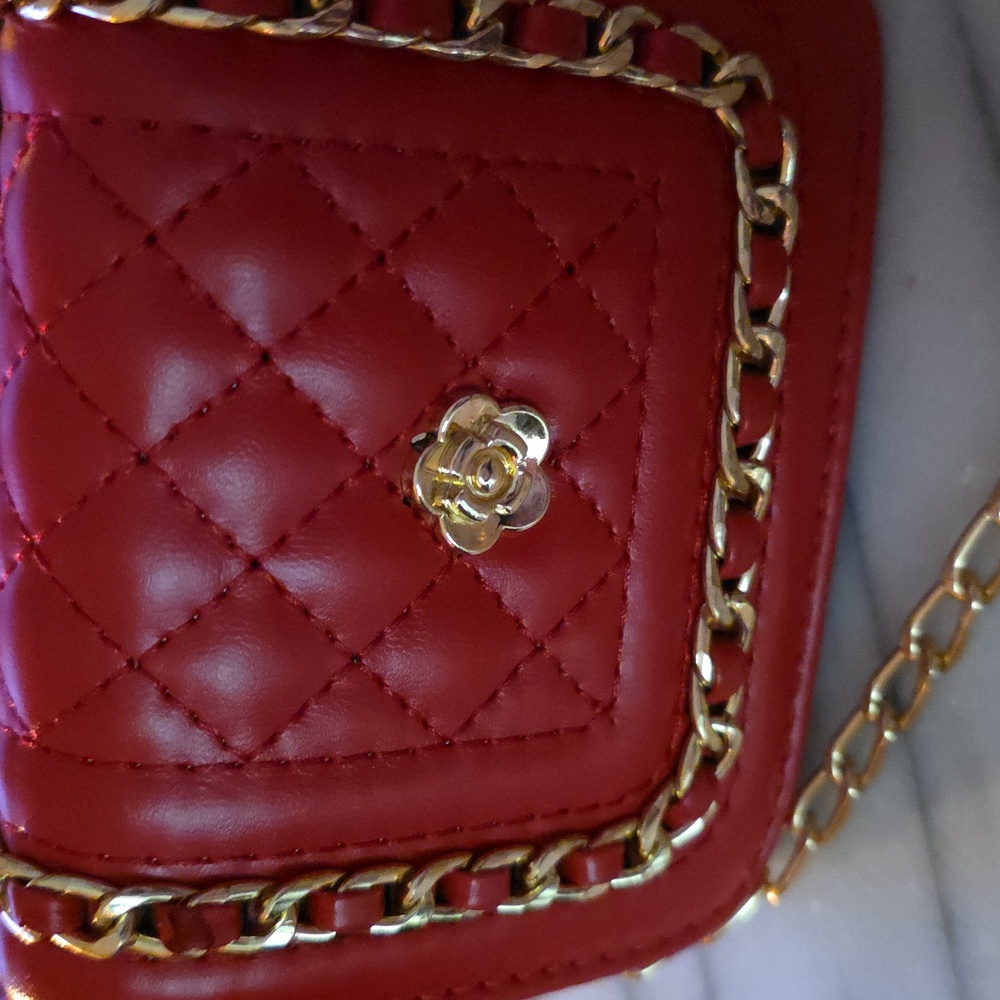 Red Quilted Chain Crossbody Bag ❤️ - Picture 12 of 12